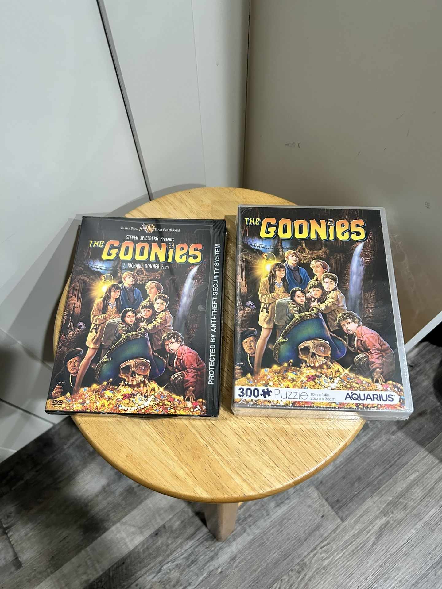 The Goonies DVD + Puzzle (New)