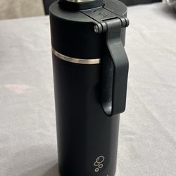 Ninja DW2401BK Thirsti 24oz Travel Water Bottle, For Carbonated Sparkling Drinks, Colder and Fizzier Longer