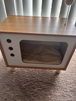 Retro TV Cat House