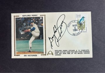Gaylord Perry (D) 5/6/82 USPS F.D.C. 300 Wins cache w/ autograph. Negotiable