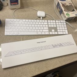 Apple Magic Keyboard. Newsest Version. Never Used