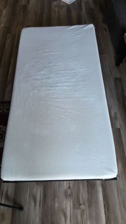 Twin Size Memory Foam Mattress White