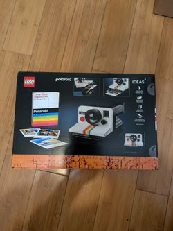 LEGO Ideas Polaroid OneStep SX-70 Camera Model 21345