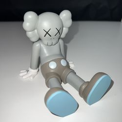 KAWS Inspired Sculpture Bear Figure Collectibles Building Blocks Sitting Hand Behind Back Home Decoration, Model Toy Unique Gift - Gray
