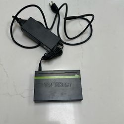 TRENDNET  8-port Gigabit Network Switch w/ power adapter