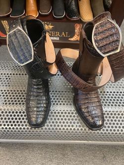 Botas de piel con cinturón horma Dubái con cierre