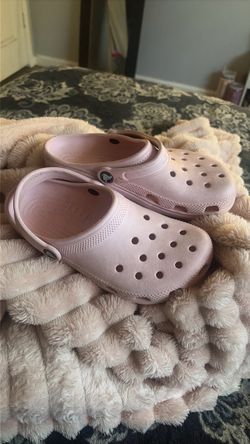 crocs