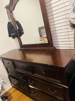 King Size Bed With Bottom Buck , Dresser ,mirror Dresser 