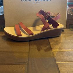 Women’s Size 8 Sandals