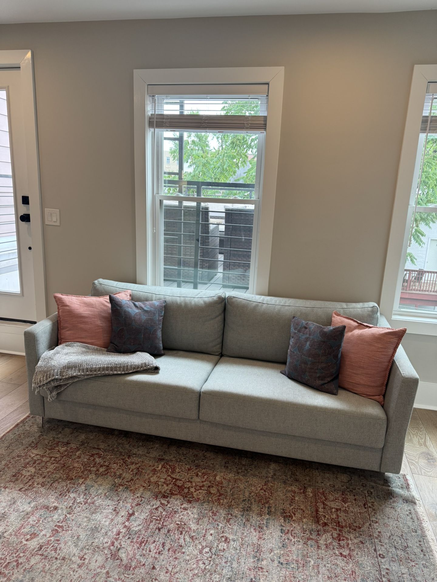 King Sleeper Pull Out Sofa