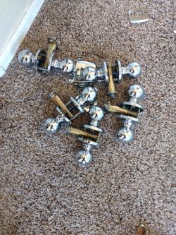 8 chrome door knobs.