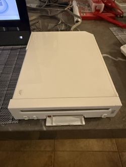 Nintendo Wii White (Gamecube Games Compatible)