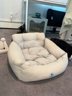Cream Tufted Pet Bed