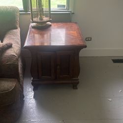 End Table And Lamp 