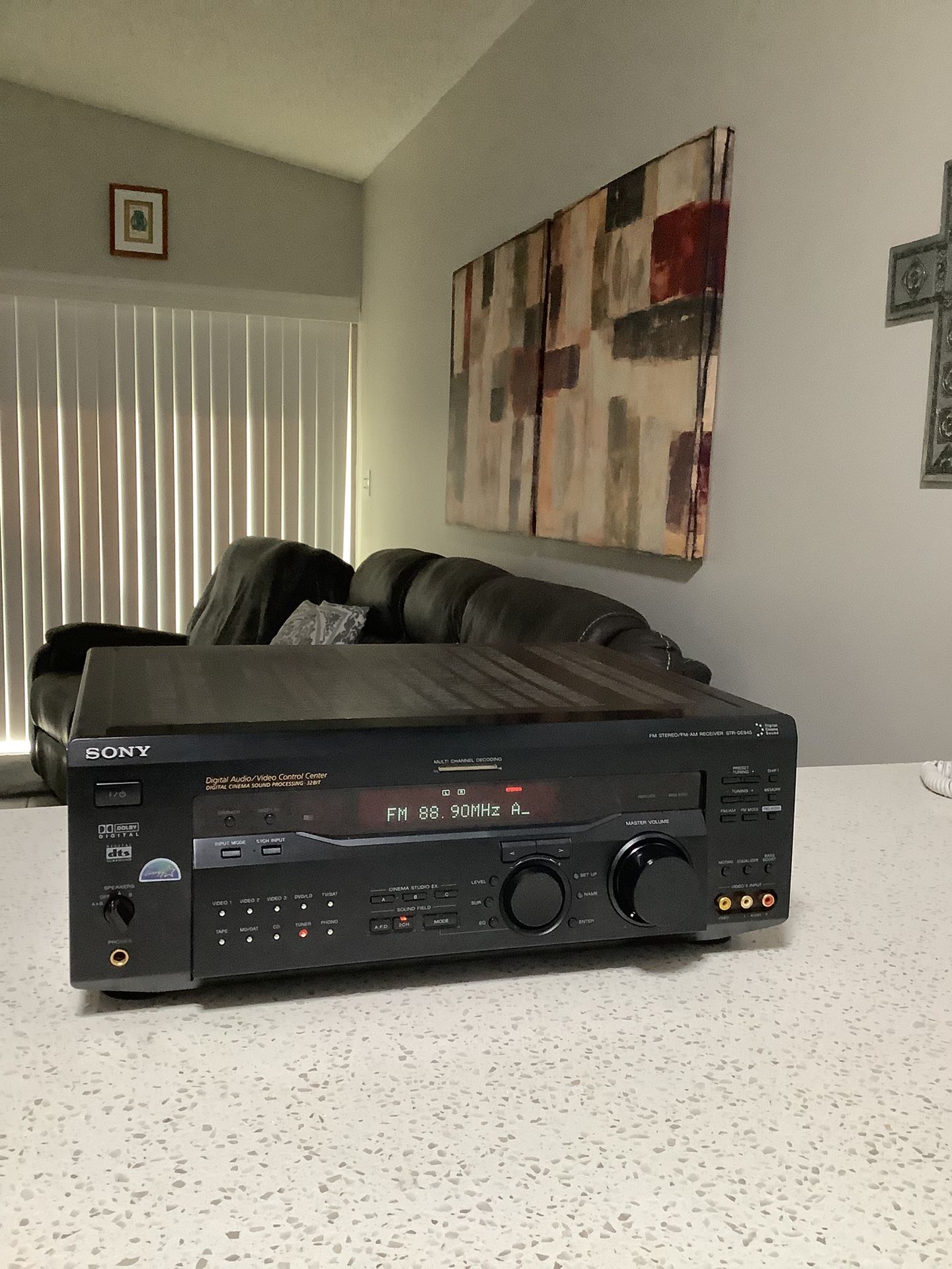* Sony * High Power Home Theater Surround Sound & Stereo Receiver . Amazing Sounding Receiver In Like New Condition . Must See To Appreciate .