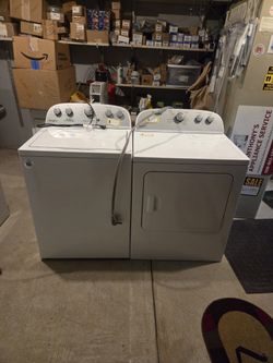 Matching Set Washer And Electric Dryer.  Whirlpool 