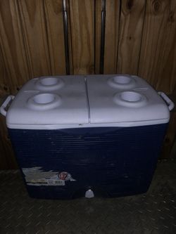 Rubbermaid cooler