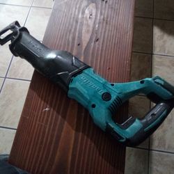 Makita 18v Cordless Sawzall tool only in working condition