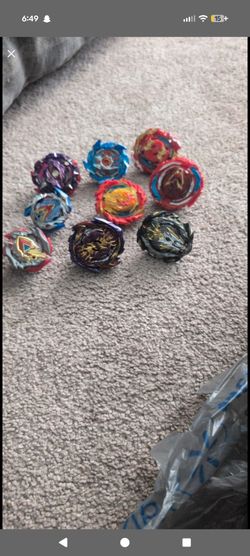 9 Beyblades with good hit points