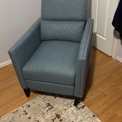 Small Recliner 