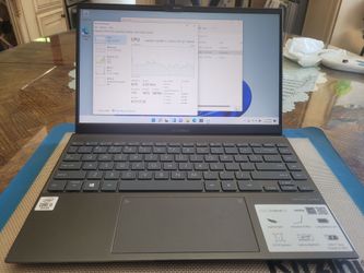 Asus Zenbook ultrabook 13" 10th Gen i5 1.0-3.6GHz 8GB 256GB SSD Laptop