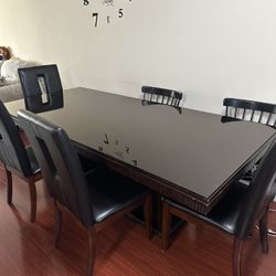 Dining Table With 4 Chair