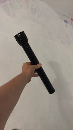 Full-size mag light like the police use