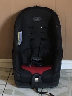 LIKE NEW EVENFLO CONVERTIBLE CAR SEAT!!!