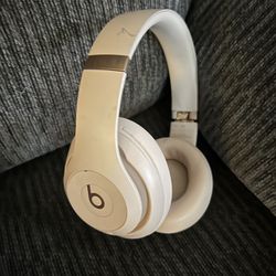 Beats Kim Kardashian edition