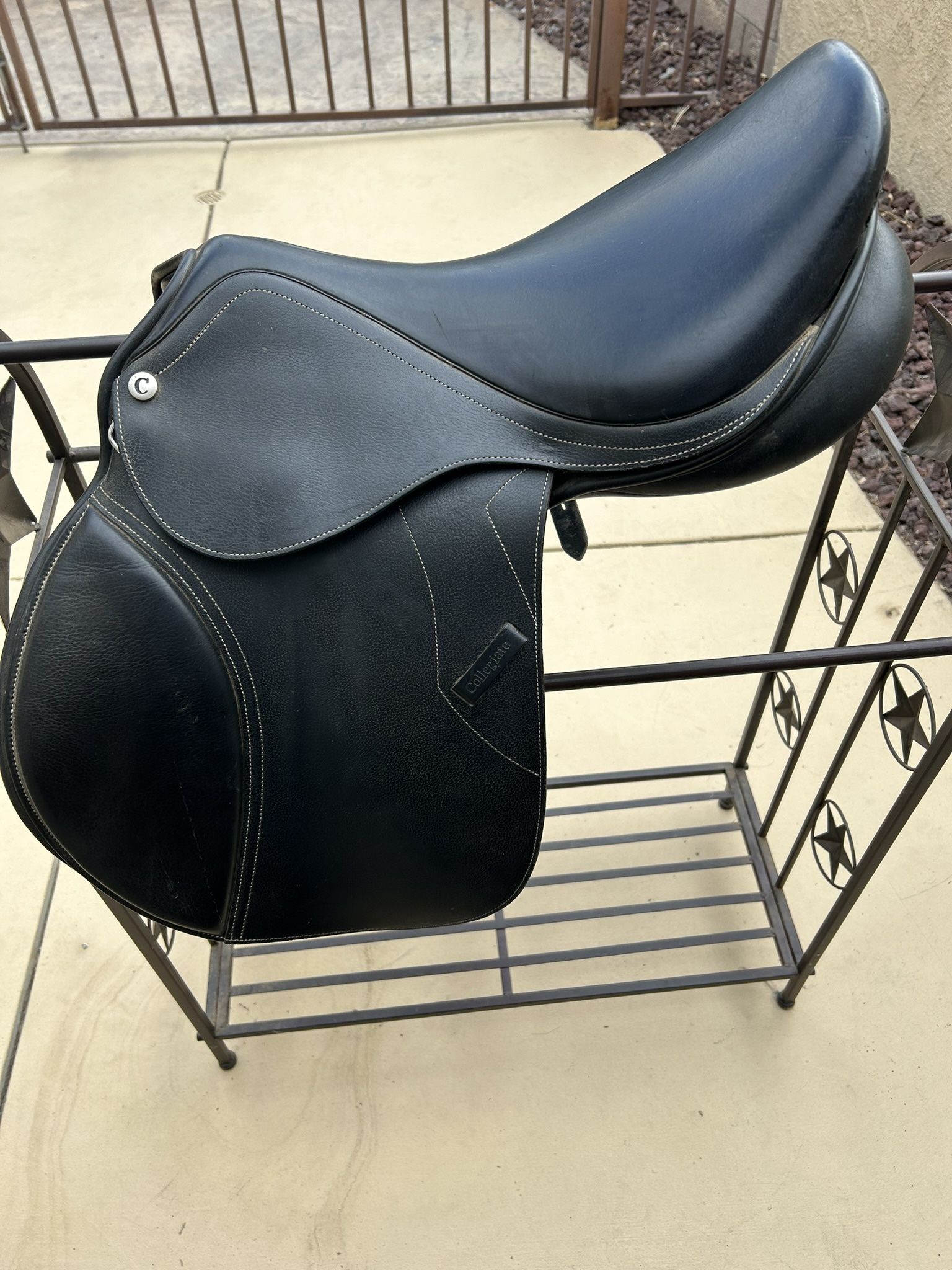 Collegiate English Jumping Saddle