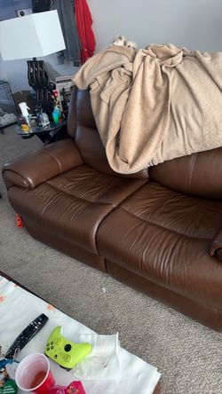 Leather love sit