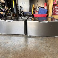 Samsung washer/dryer Pedestal Set