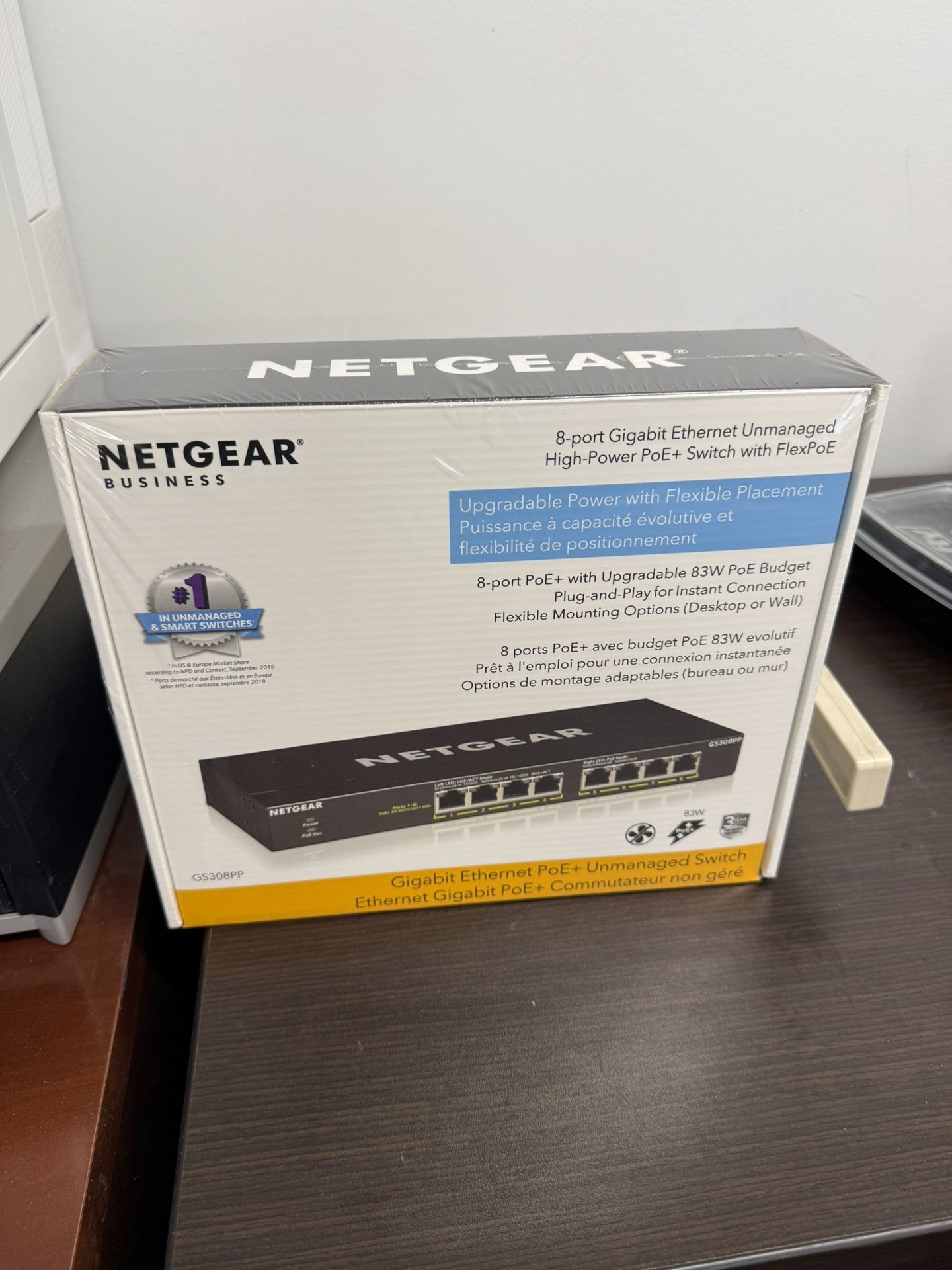 NETGEAR 8-Port PoE+ Gigabit Ethernet Unmanaged Essentials Switch (GS308PP) - with 8 x PoE+ @ 83W