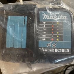 Makita DC18SD 18v LXT Charger 