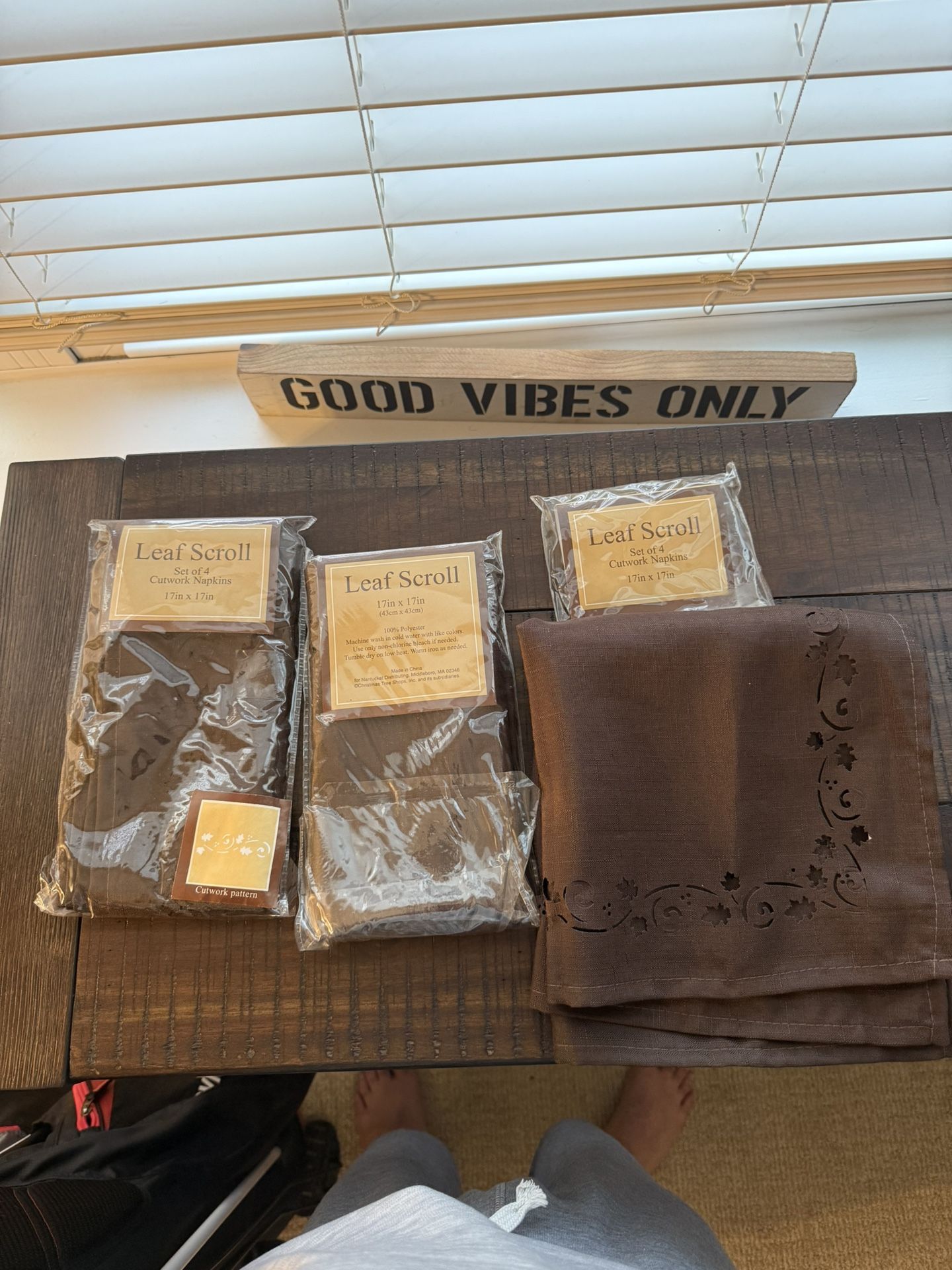 Leaf scroll cutwork napkins-set of 10