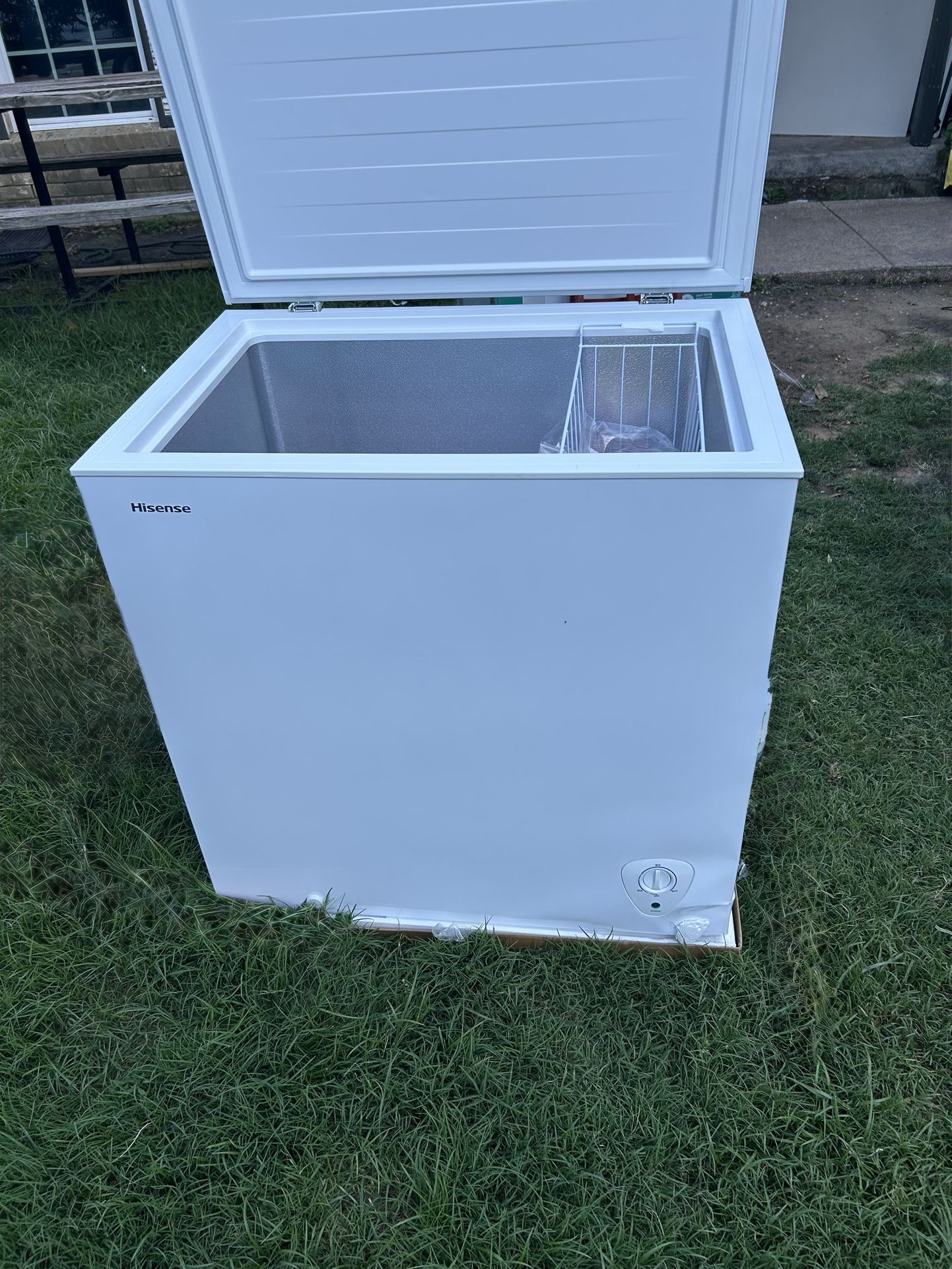 7 CF CHEST FREEZER