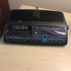 Clock Radio/ GE Excellent Condition/ Priced To Sell