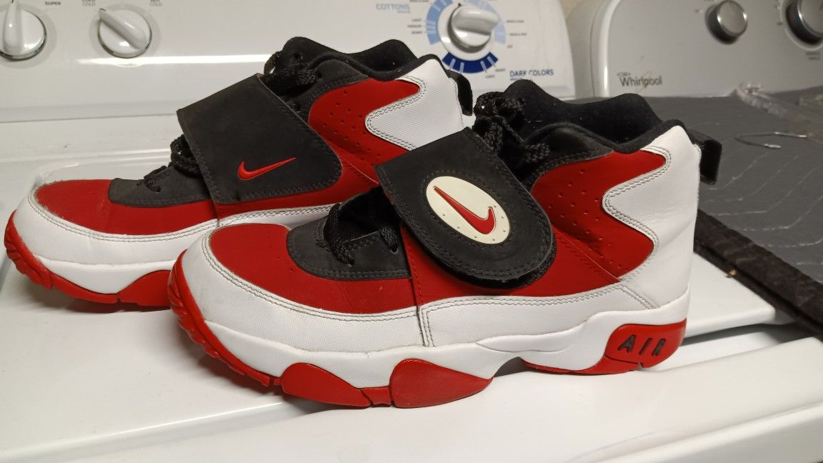 Nike Air Mission White/Fire Red/Black 630911-100 Youth Shoes
