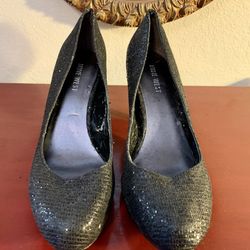 Size 6 Black-sequined high-heel pumps