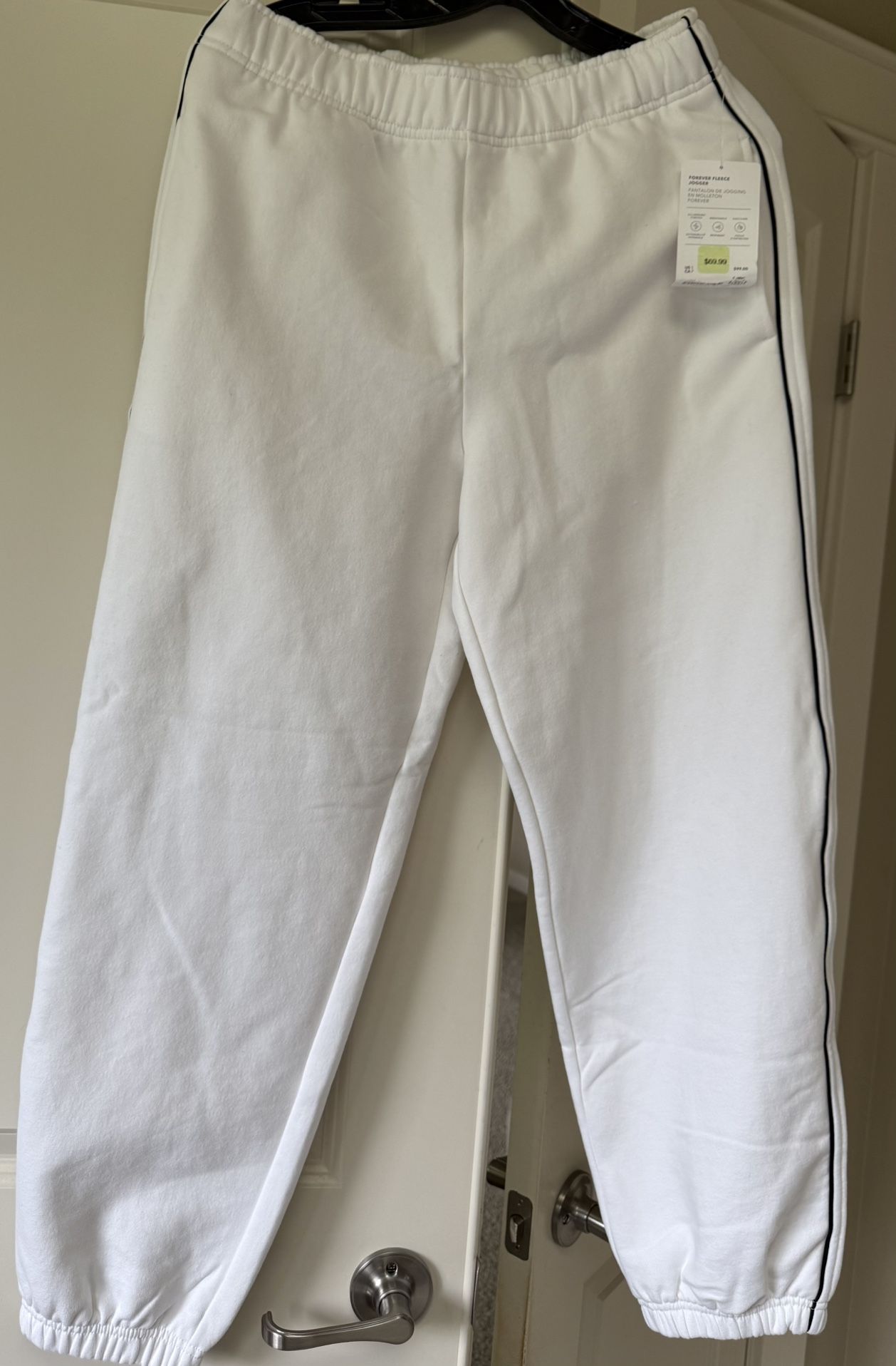 Athleta Fleece High Rise Joggers .(Brand new) White