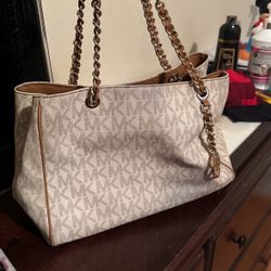 Bolsa Mk 
