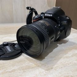 Like NEW NIKON D5100 dSLR & 18-200mm Lens