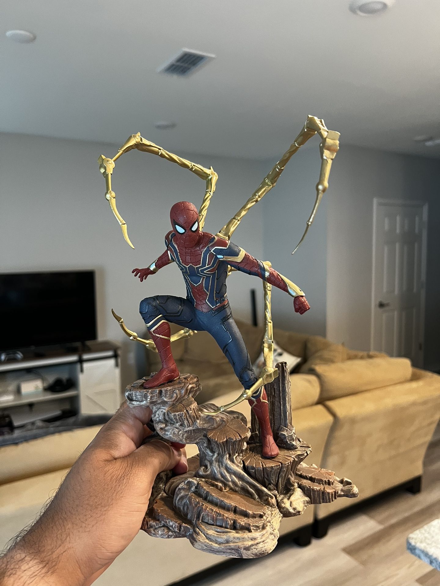 Diamond Collectibles Statues Marvel Collection Avengers Infinity War Spider-Man