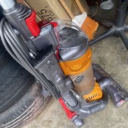 Dyson Vacuum 