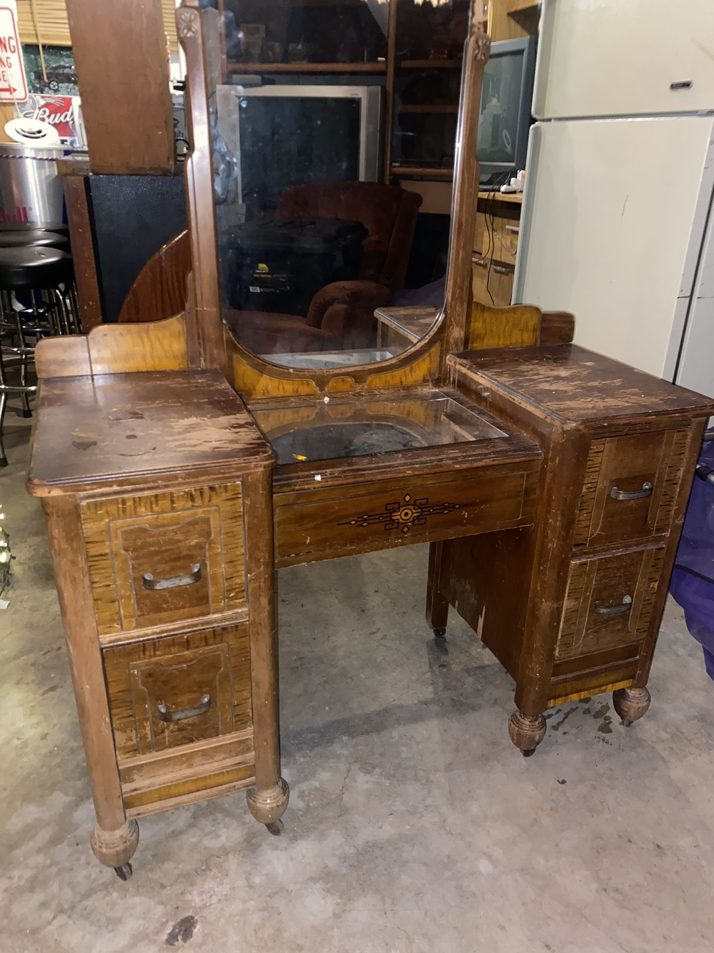 Vanity/ dresser set