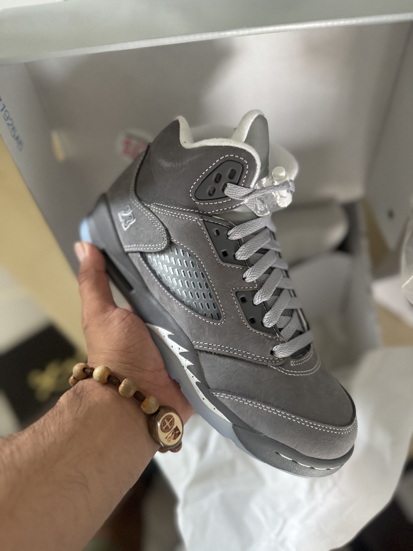 Jordan 5 Retro Wolf Grey Size 6y