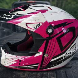 Youth Motocross / Dirt Bike Helmet – Pink, Black & White (Size YL)