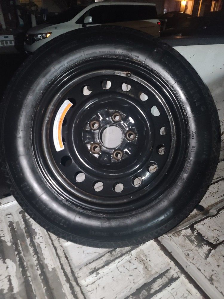 Nissan 5 Hole Spare In Excellent Condition 
