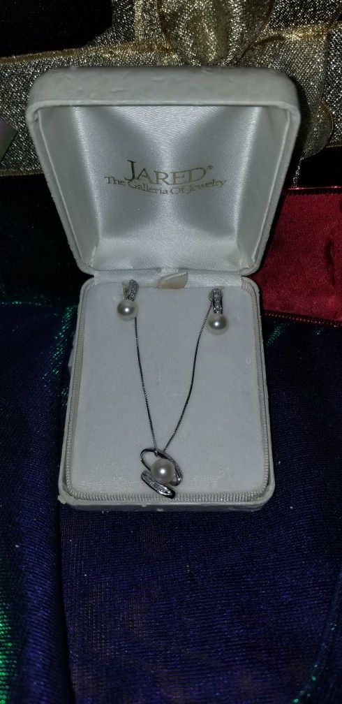 Give Her Diamonds & Pearl's- Fine Quality From Jared's JEWELRY