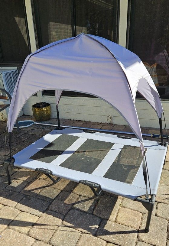 Like New Outdoor Dog Bed